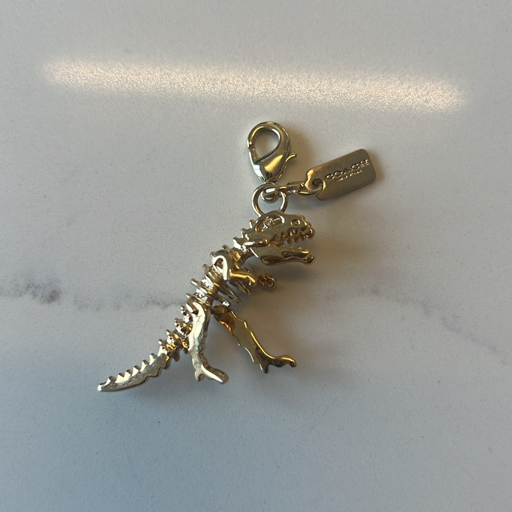 MINI REXY CHARM IN LIGHT GOLD